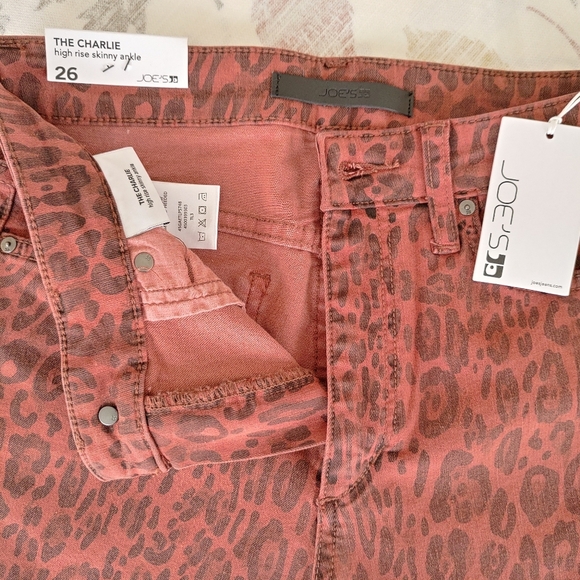 Joe's New Women's Skinny Jean - Picture 3 of 6